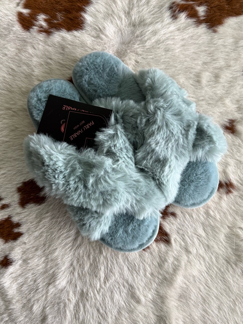 NEW in box: Plush Faux Fur Slide Slippers in Light Teal size 9-10